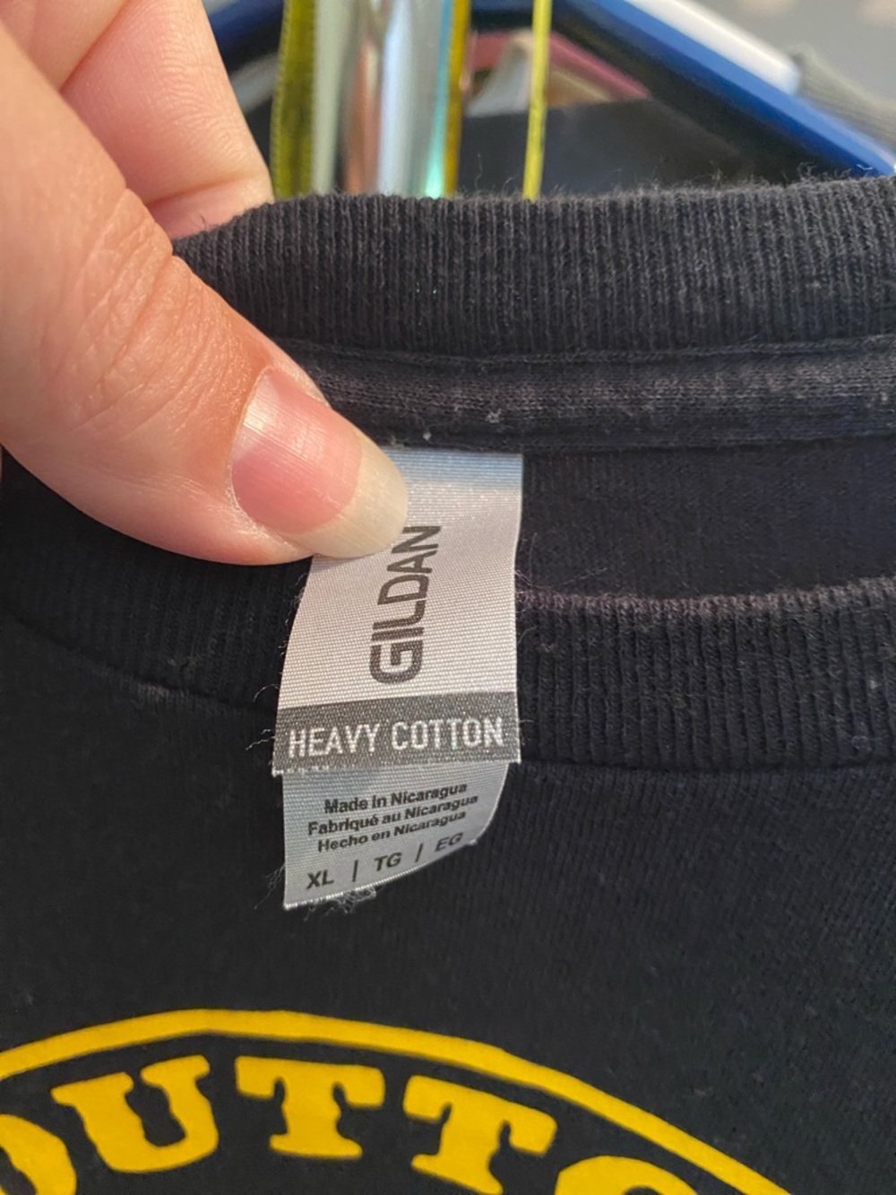 Gildan Black T-Shirt with Yellow Yellowstone Ranch Logo - Picture 2 of 2